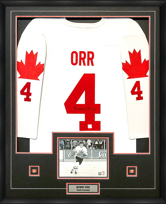 Bobby Orr Signed Framed 1976 Team Canada White Replica Jersey - Frameworth Sports Canada 