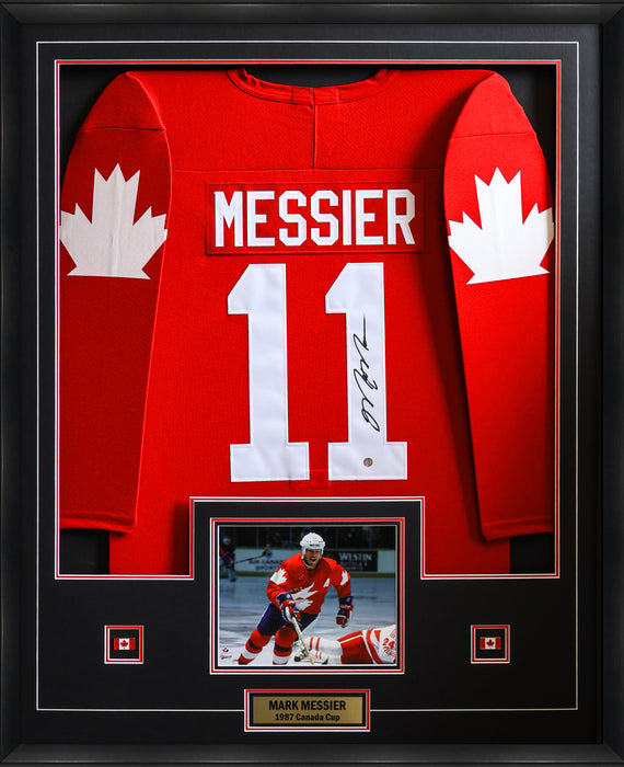 Mark Messier Signed Jersey Framed Canada Cup 1987 Replica Red