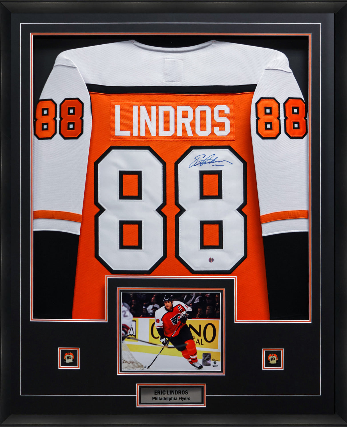 Eric Lindros Signed Philadelphia Flyers Framed 34x42 Fanatics Home Vintage Jersey