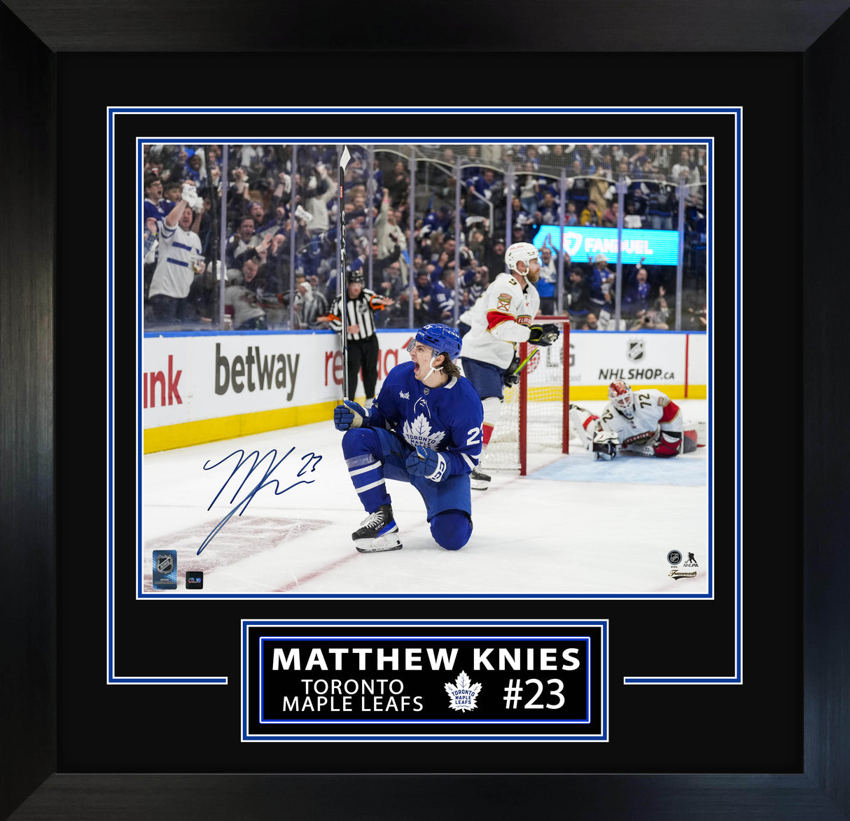 Matthews Knies Signed Framed 16x20 Photo Toronto Maple Leafs Celebration-H - AUCTION