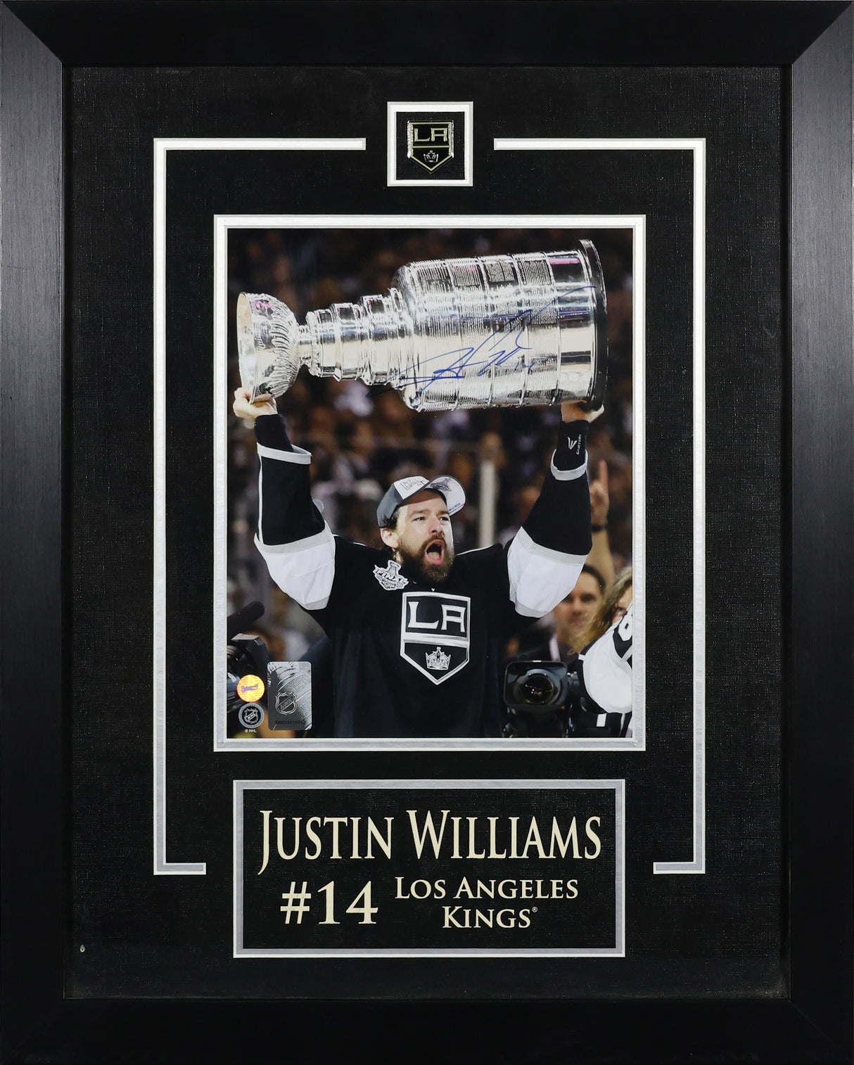 Justin Williams Signed Los Angeles Kings Framed 8x10 Raising The Cup Photo - AUCTION