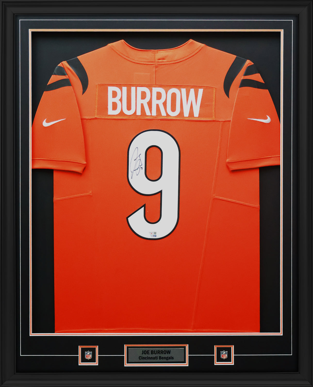 Joe Burrow Signed Framed 34x42 Cincinnati Bengals Orange Nike Alternate Vapor Limited Jersey - AUCTION
