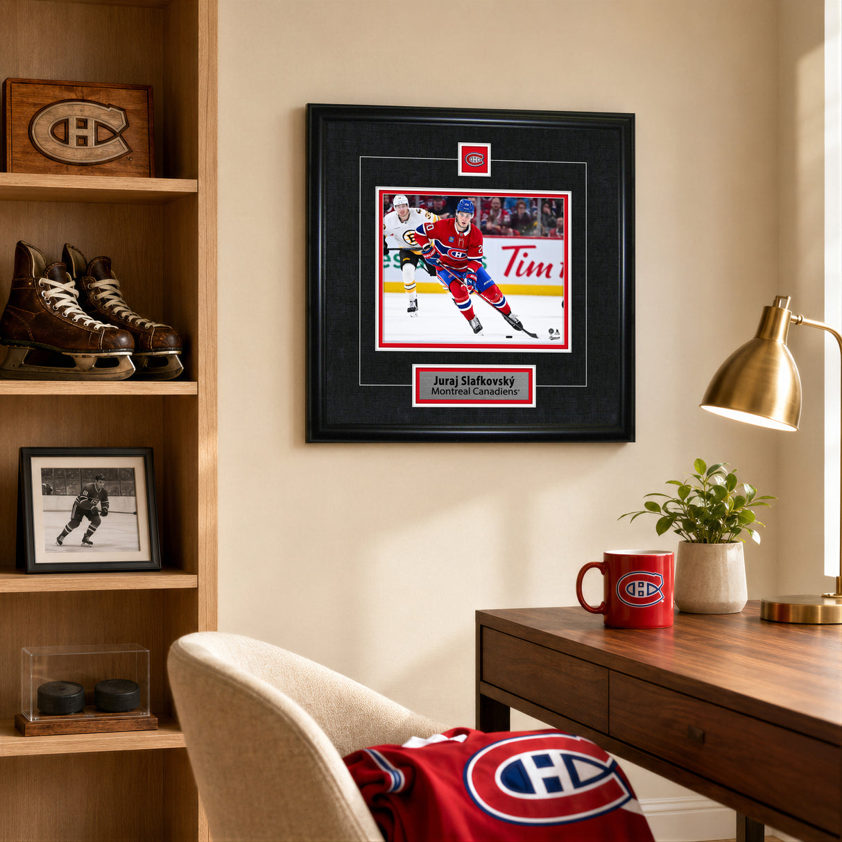 Juraj Slafkovsky Framed Pin & Plate Montreal Canadiens - lifestyle 2