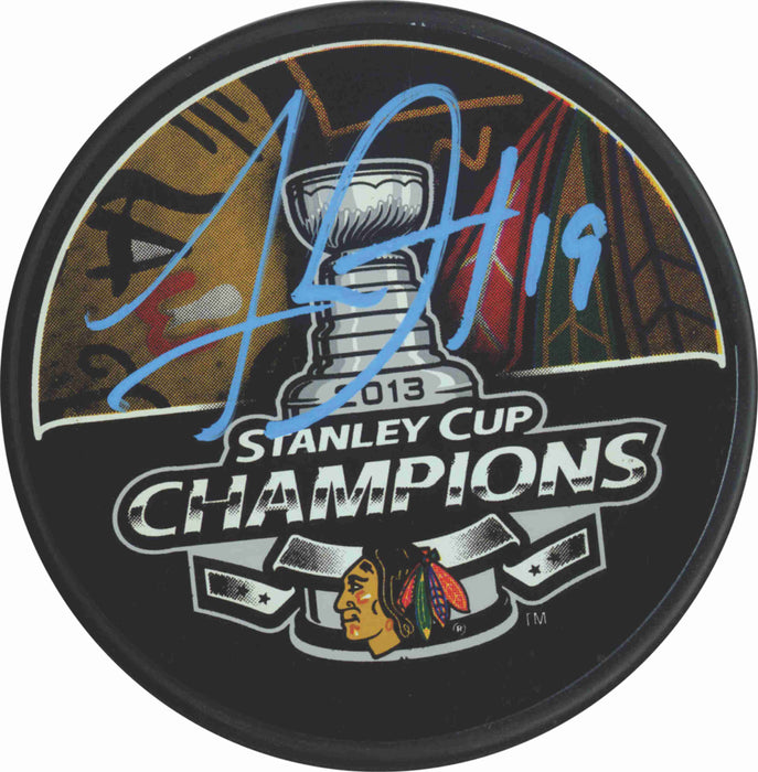 Jonathan Toews Signed Chicago Blackhawks 2013 Stanley Cup Champions Puck - Frameworth Sports Canada 