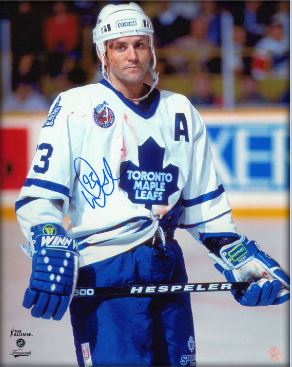 Doug Gilmour Signed 8x10 Photo Leafs White-V Bloody Face - Frameworth Sports Canada 