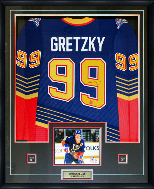 Wayne Gretzky Signed Framed St Louis Blues Jersey w 8x10 Action Photo - Frameworth Sports Canada 