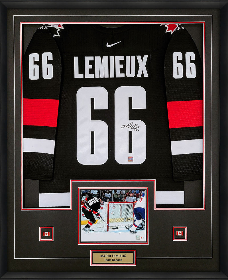 Mario Lemieux Signed Framed Team Canada 2004 WCOH Nike Jersey Black - Frameworth Sports Canada 