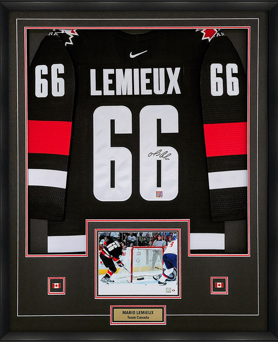 Mario Lemieux Signed Framed Team Canada 2004 WCOH Nike Jersey Black