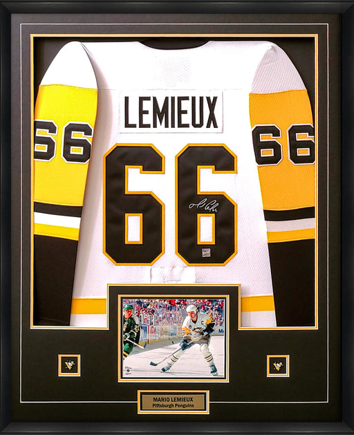 Mario Lemieux Signed Framed Pittsburgh Penguins CCM White Jersey - Frameworth Sports Canada 