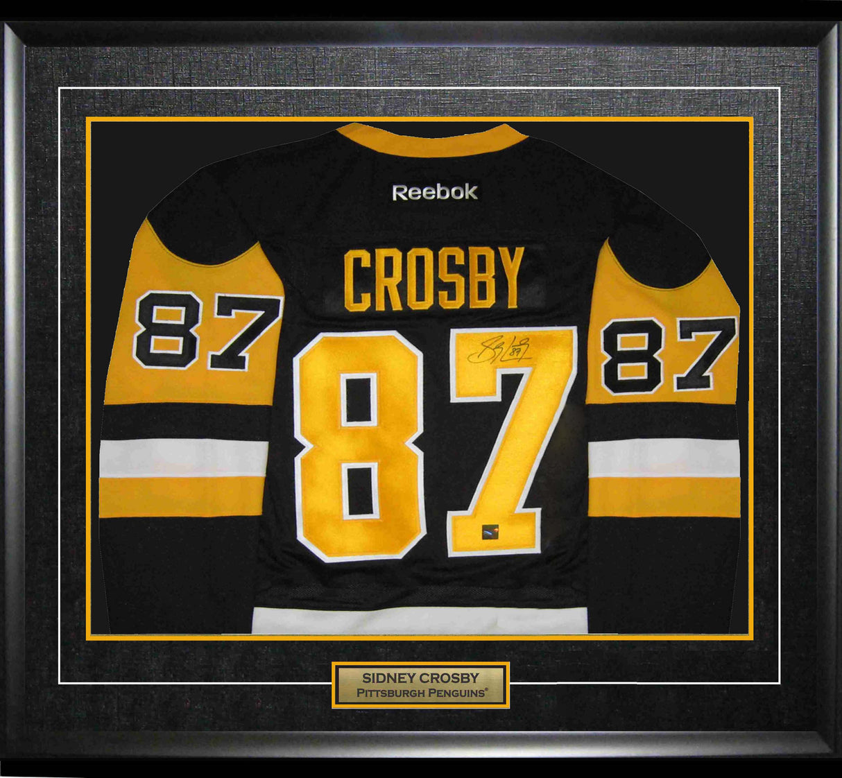 Jersey Framing 1 - Plate or Etching - Frameworth Sports Canada 