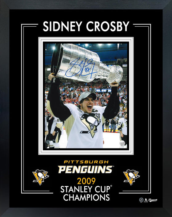 Sidney Crosby Signed 8x10 Framed PhotoGlass 2009 Stanley Cup Penguins (Limited Edition of 87) - Frameworth Sports Canada 