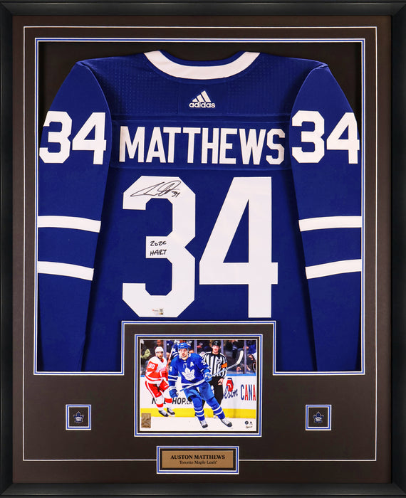 Auston Matthews Signed Jersey Framed Maple Leafs Blue Adidas with "A" Insc "2022 Hart Trophy"