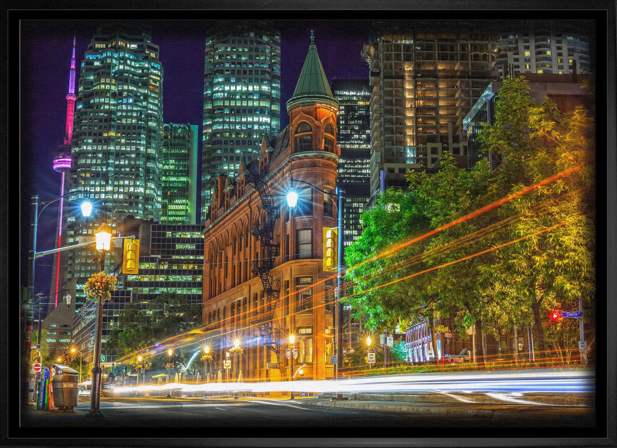 Toronto 20x29 Framed Canvas Flat Iron Building - Frameworth Sports Canada 