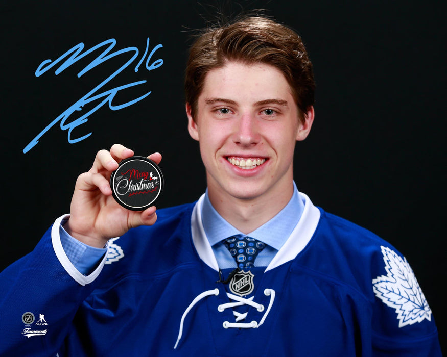 Marner,M Signed Unframed 8x10 Leafs Holding Puck (Christmas Edition)