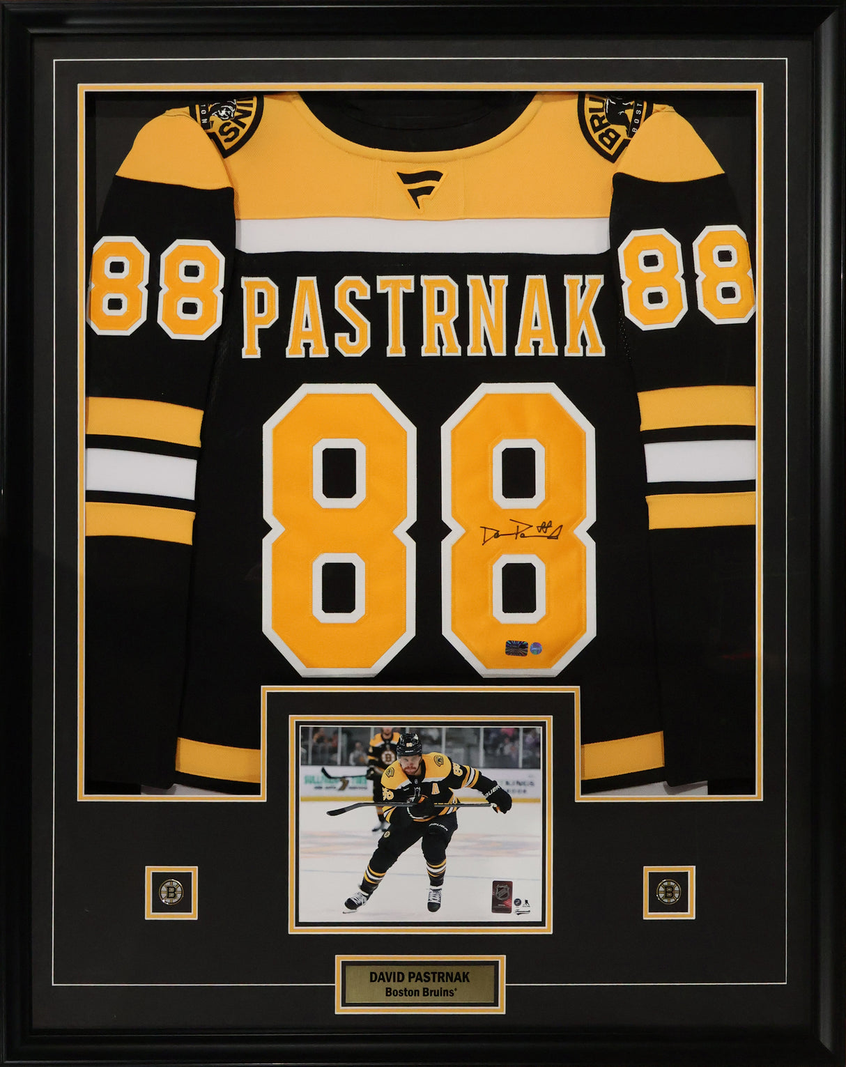 David Pastrnak Signed Framed Jersey Bruins Black Fanatics Premium
