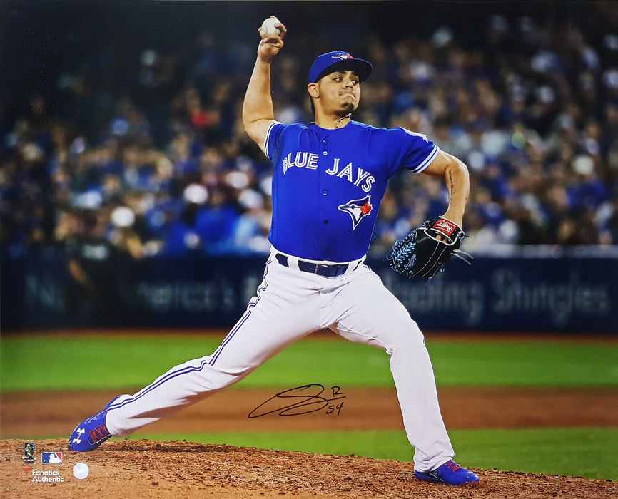 Roberto Osuna Toronto Blue Jays Signed Unframed 16x20 Pitching Photo