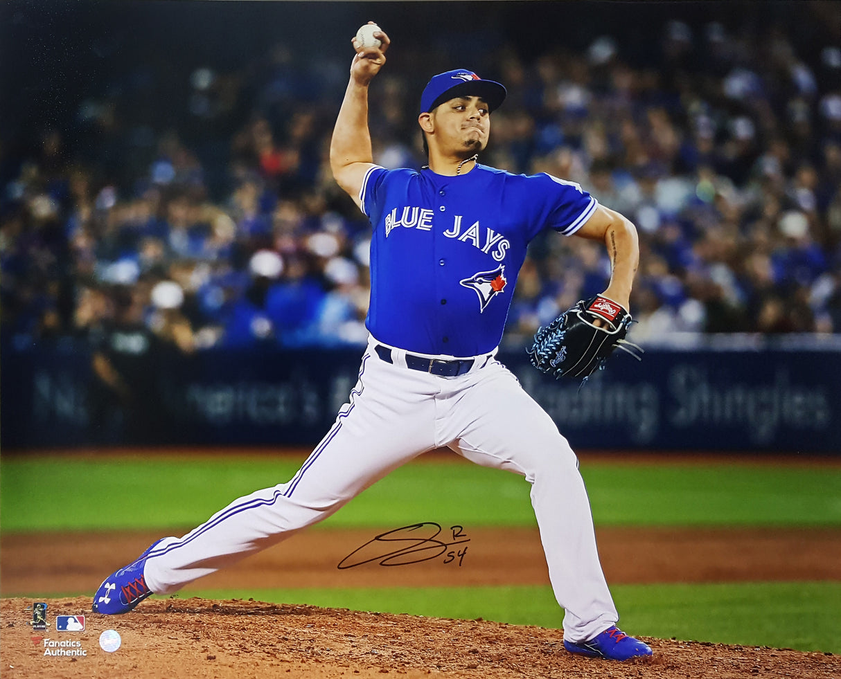 Roberto Osuna Toronto Blue Jays Signed Unframed 16x20 Pitching Photo - Frameworth Sports Canada 