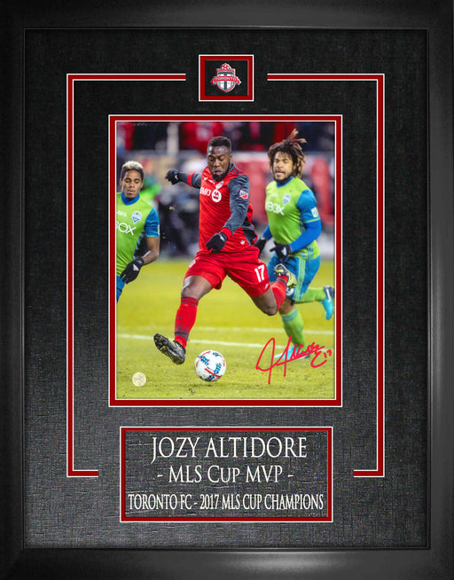 Jozy Altidore Toronto FC Signed Framed 8x10 2017 Champions Scoring Photo - Frameworth Sports Canada 