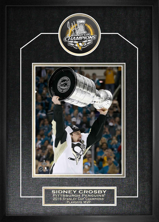Sidney Crosby Pittsburgh Penguins Signed Framed 2016 Stanley Cup Puck with 8x10 Photo - Frameworth Sports Canada 