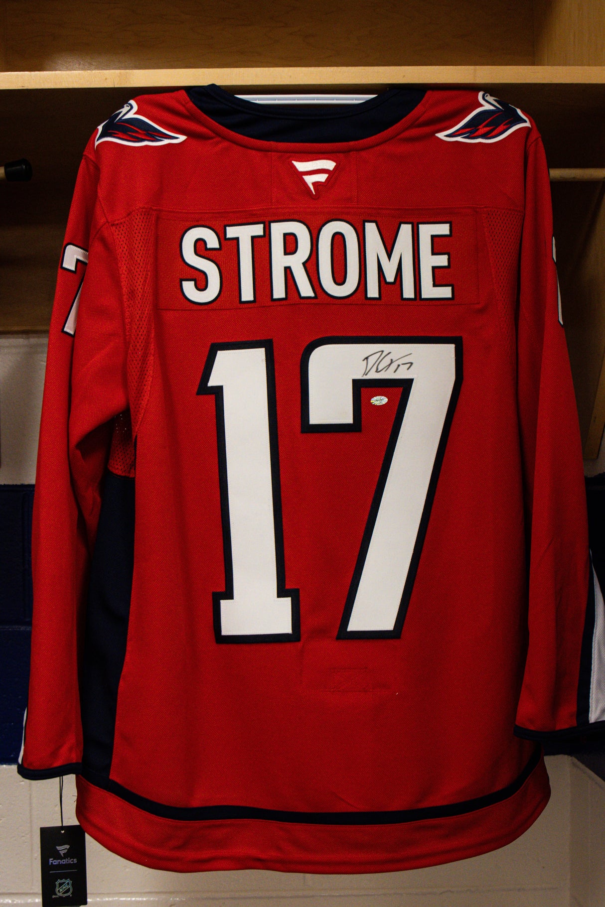 Dylan Strome Signed Washington Capitals Fanatics Premium Jersey - AUCTION