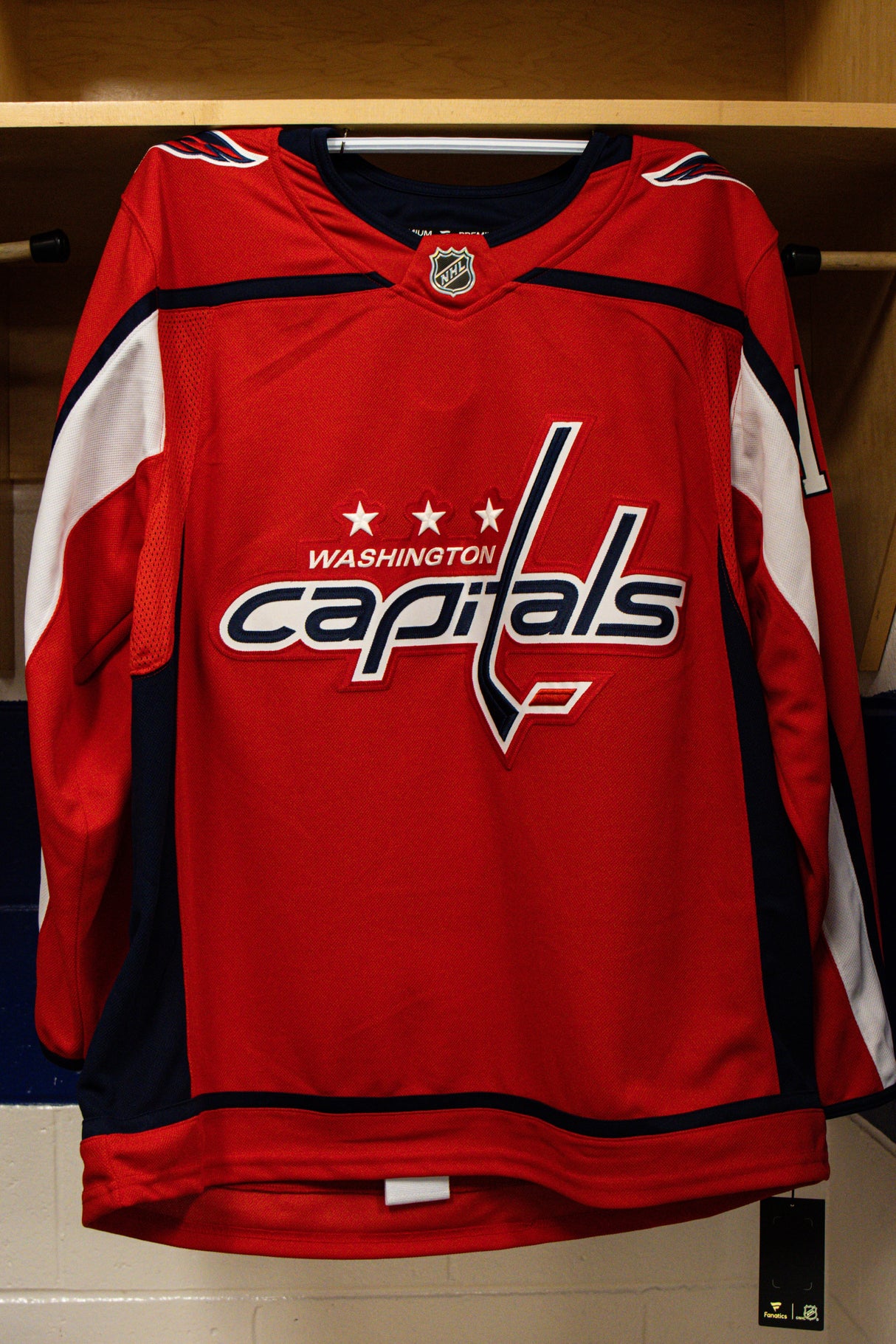 Dylan Strome Signed Washington Capitals Fanatics Premium Jersey - AUCTION