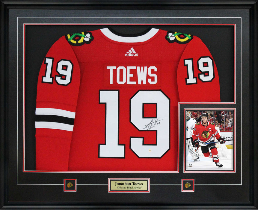 Jonathan Toews Signed Framed Chicago Blackhawks 2019-2020 Red Adidas Authentic Jersey with 8x10 Photo - Frameworth Sports Canada 