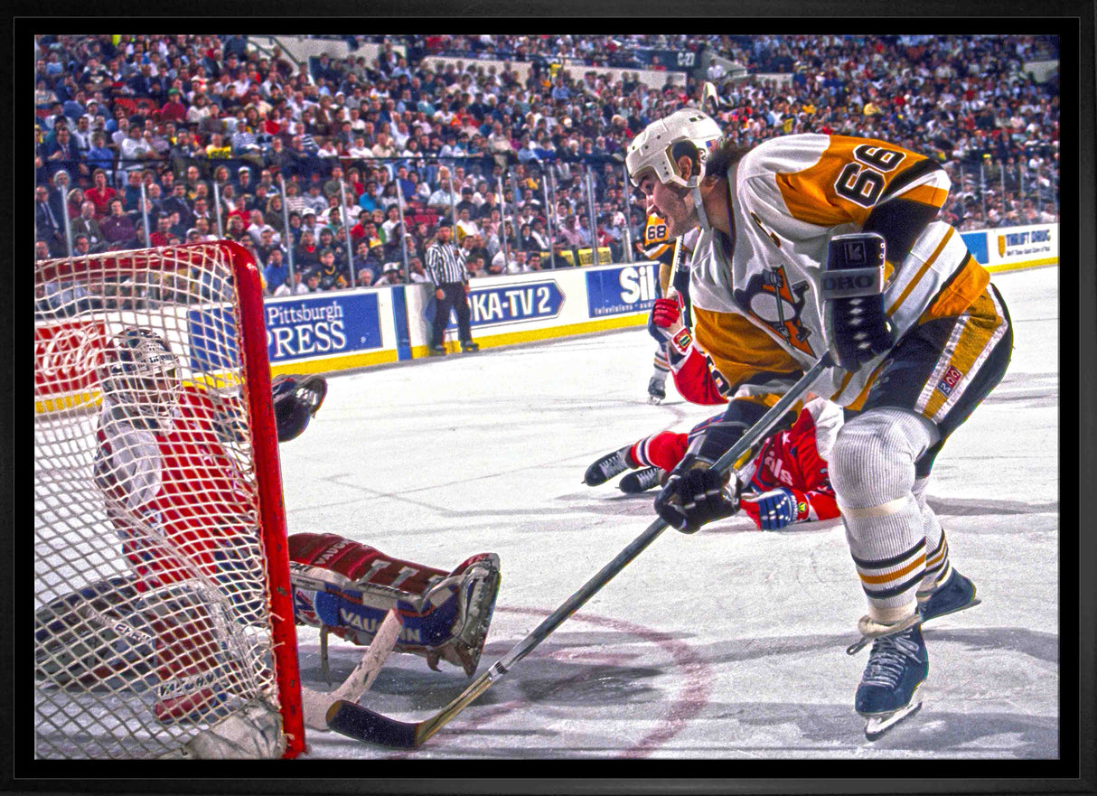 Mario Lemieux 20x29 Canvas Framed Penguins vs Capitals-H