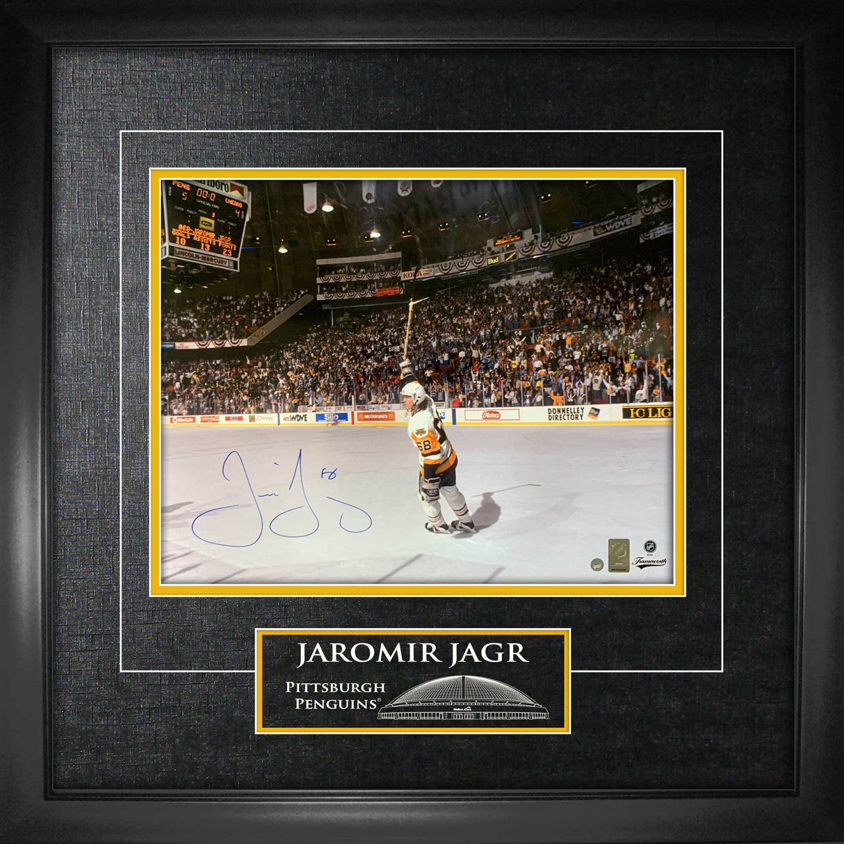 Jaromir Jagr Signed Framed Pittsburgh Penguins 16x20 Salute Photo - AUCTION