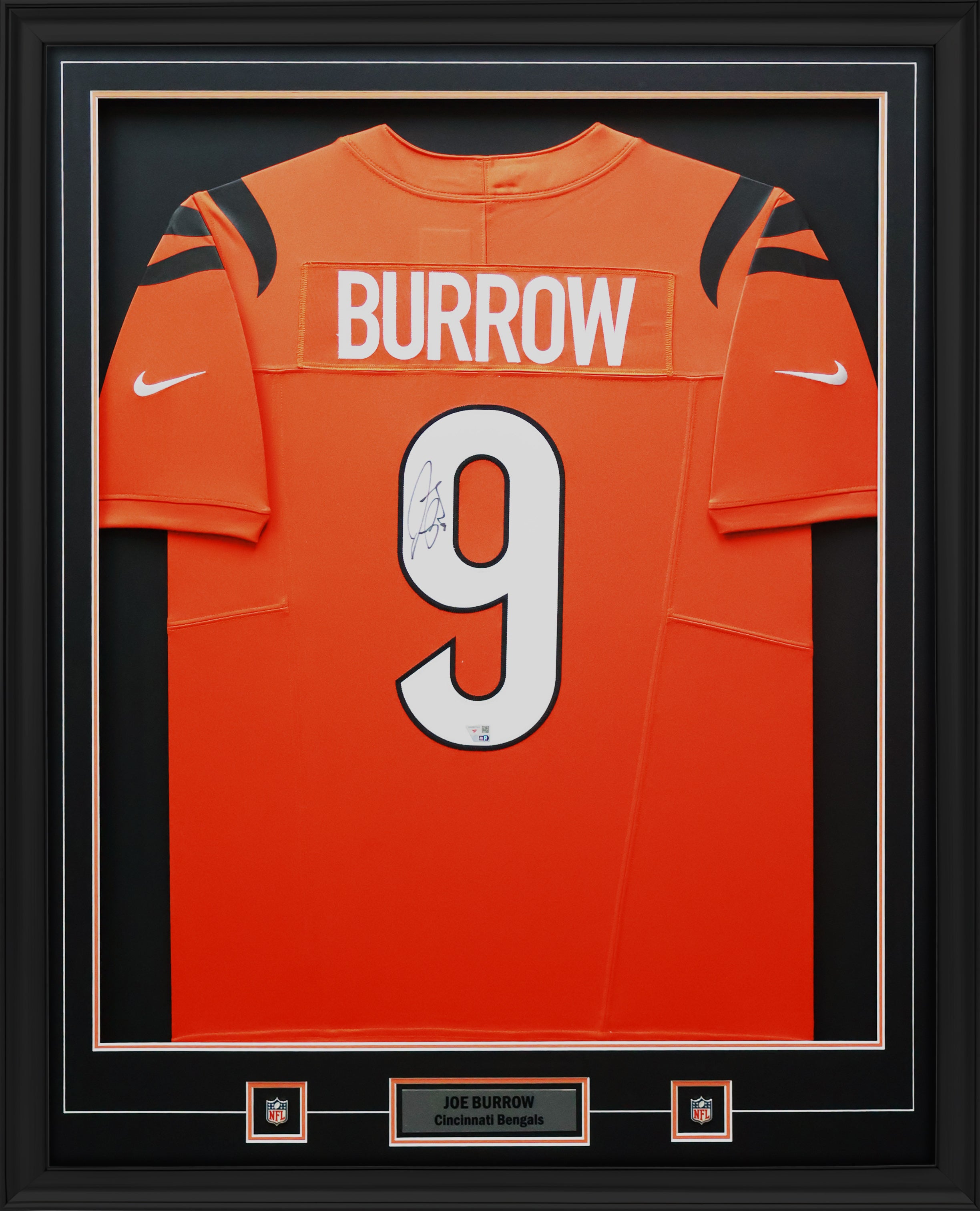 Football Memorabilia & Collectibles – Frameworth Sports Marketing
