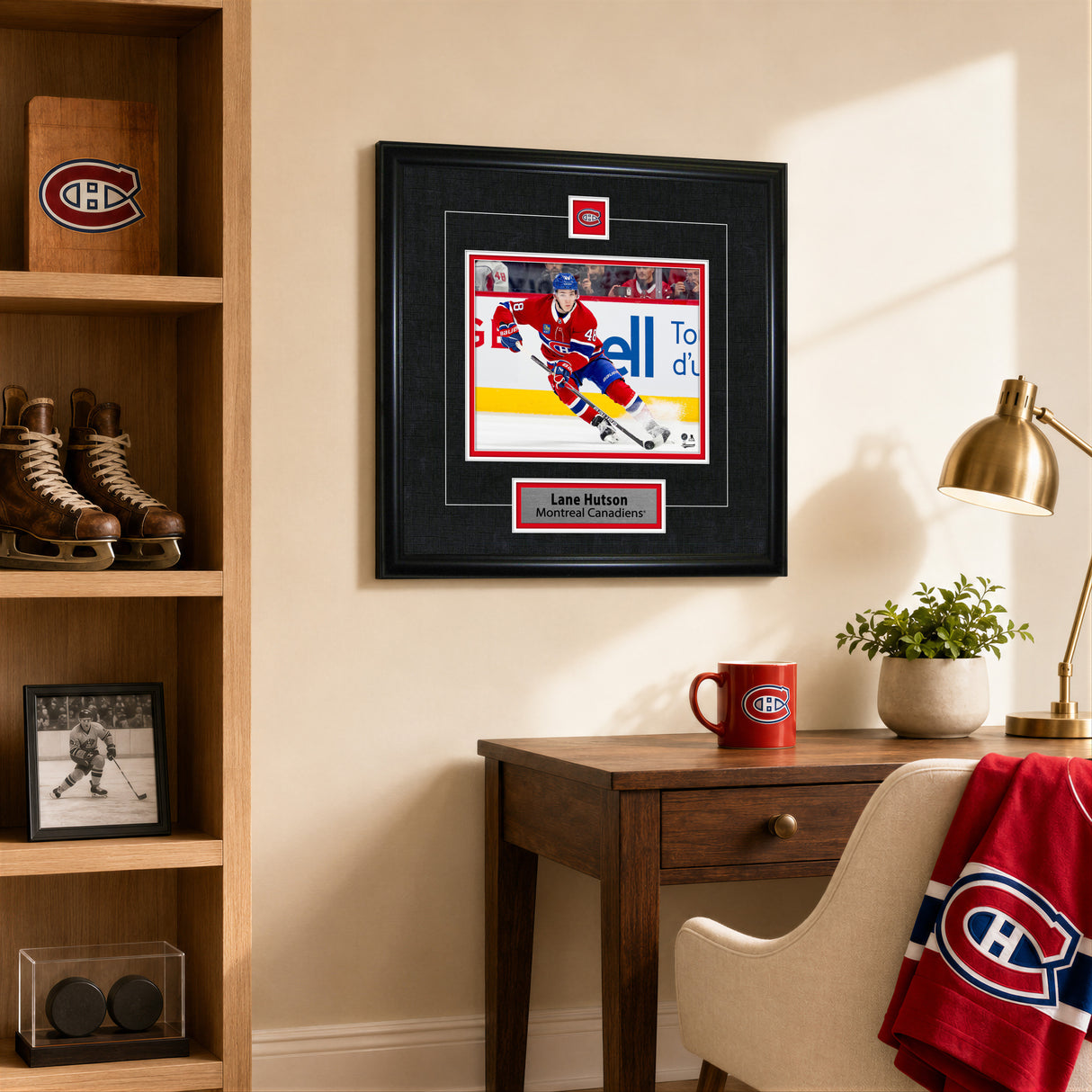 Lane Hutson Framed Pin & Plate Montreal Canadiens - lifestyle 2