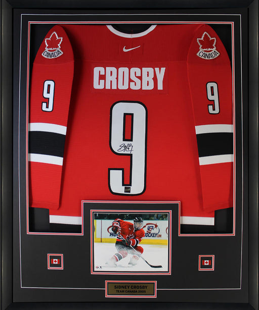 Sidney Crosby Signed Framed Jersey 2005 Team Canada World Juniors Game Model Nike Red - Frameworth Sports Canada 