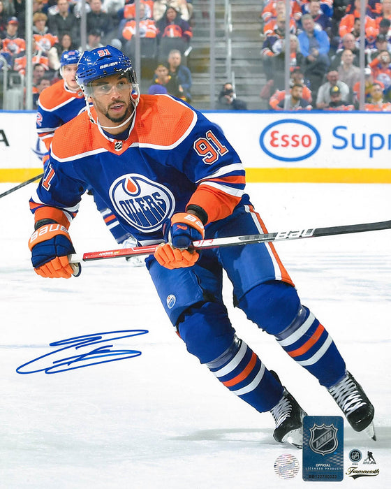 Evander Kane Signed 8x10 Photo Oilers Action w/Puck-V