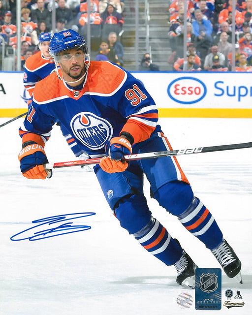 Evander Kane Signed 8x10 Photo Oilers Action w/Puck-V - Frameworth Sports Canada 