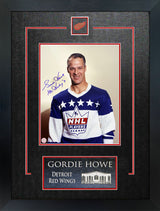 Gordie Howe Signed Framed 8x10 Detroit Red Wings