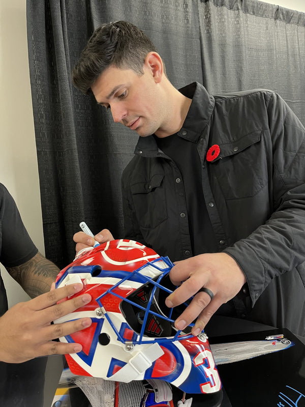 Carey Price signing a goalie mask, Toronto Sport Card Expo 2023